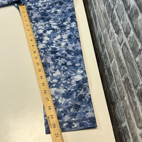 ‎Lululemon - Picture 8 of 9